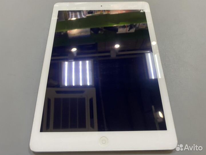 Планшет Apple iPad Air 64Gb Wi-Fi + Cellular б/у
