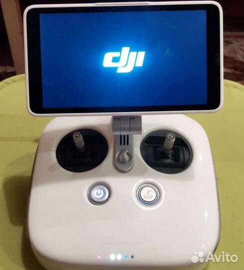 Пульт управления Phantom 4 Pro