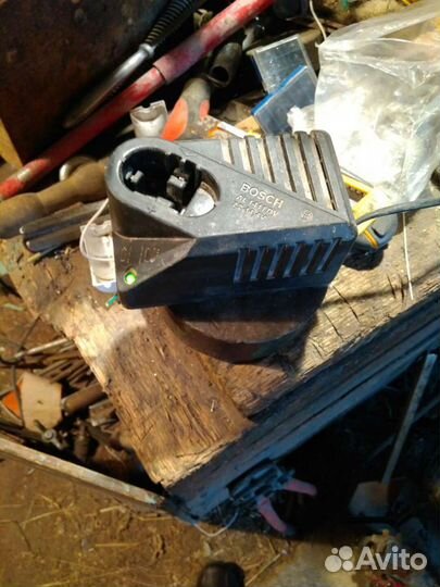 Зарядное устройство