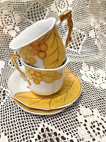 Чашки с блюдцами