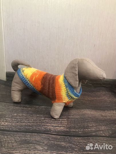 Свитера и шапочки вязанные ручной работы