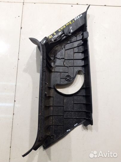 Накладка салона (задняя, правая) (Hyundai Tucson)