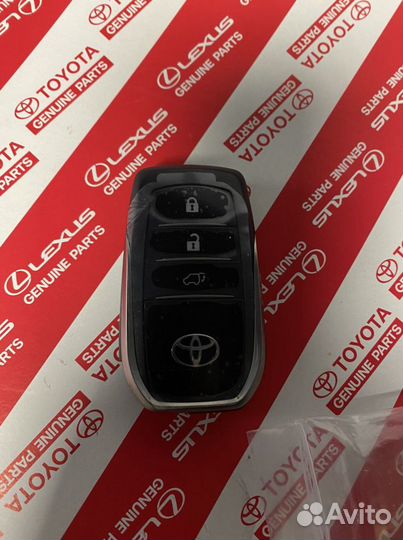 Смарт ключ toyota land cruiser 200 с2016 года