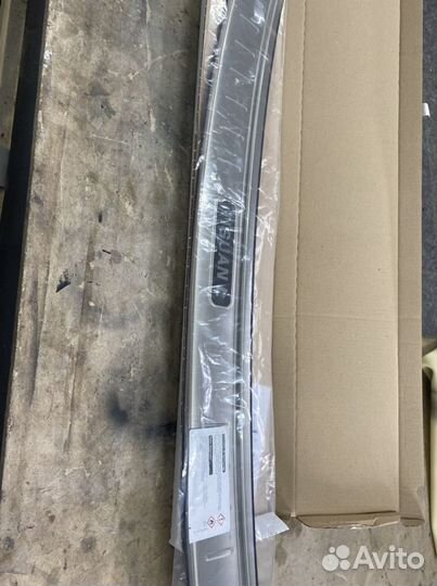 Молдинг заднего бампера на Volkswagen tiguan