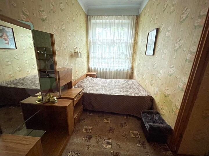 3-к. квартира, 94 м², 2/4 эт.