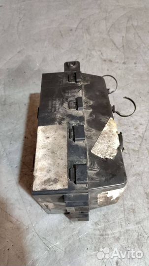 Блок предохранителей Ford Tourneo Connect 2009