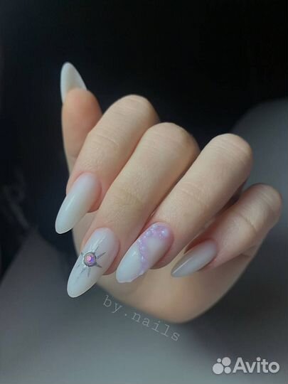 Мастер креативного маникюра и смарт-педикюра