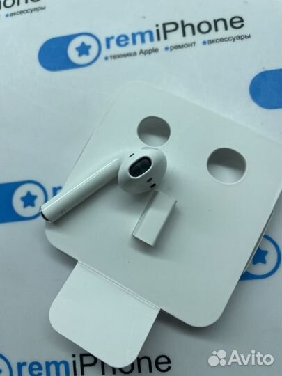 Правый наушник airpods 1 A1523