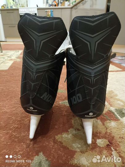 Коньки хоккейные