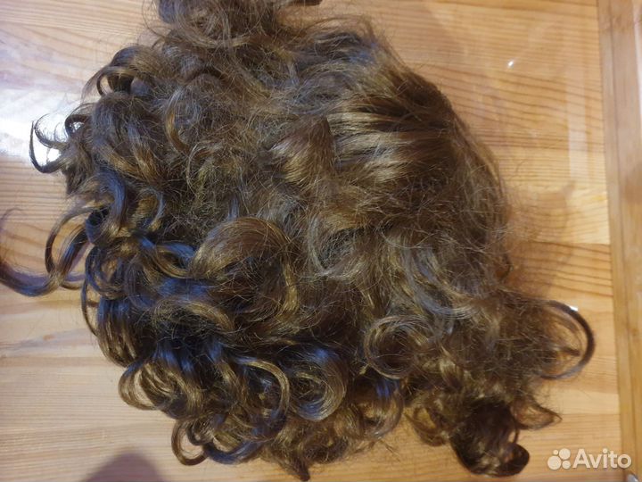 Волосы на заколках искусственные