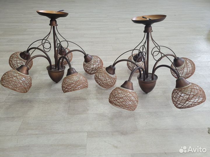 Продам люстру
