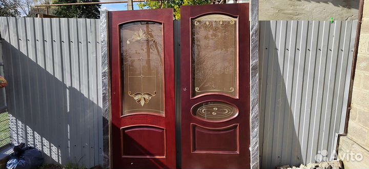 Двери межкомнатные из массива