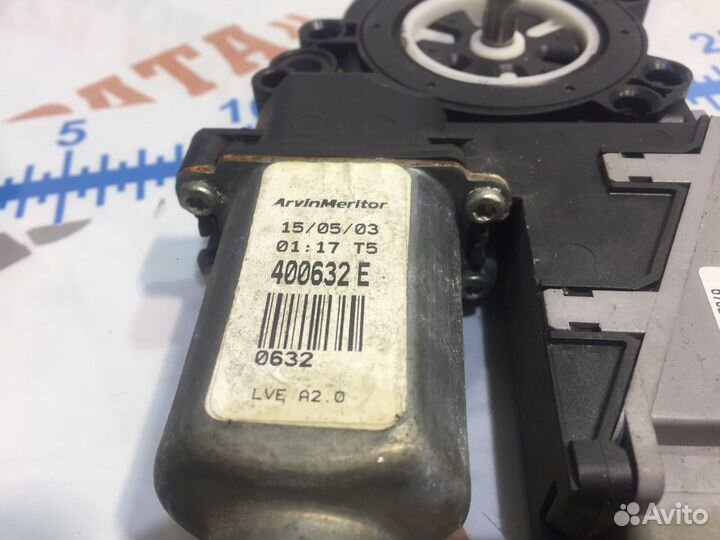 Пежо Моторчик стеклоподъемника задний левый Лев