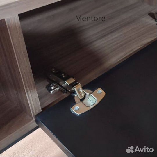 Тумба тв Batista на опорах (с дверцами)