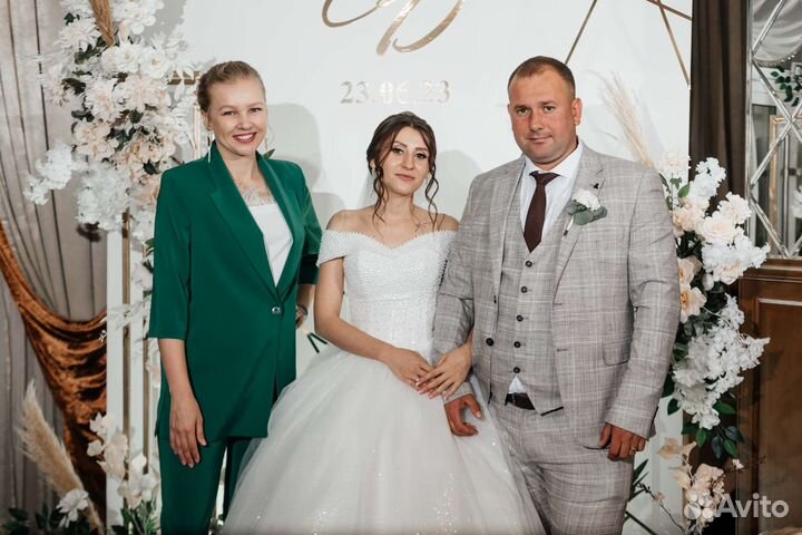 Ведущая (не Тамада); Диджей + Проф. Аппаратура