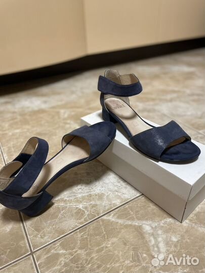 Босоножки р. 36