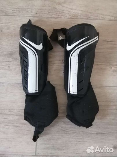 Щитки футбольные nike