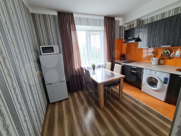 1-к. квартира, 43 м², 1/3 эт.