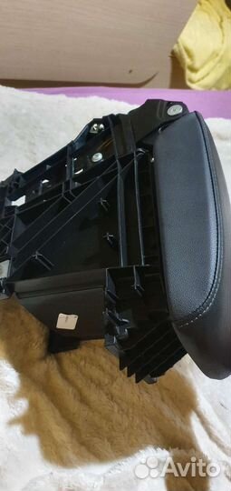 Кожаный подлокотник golf 7