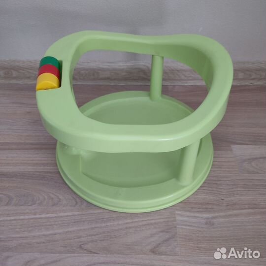 Стульчик для купания в ванной