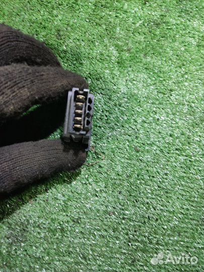 Кнопка центрального замка Renault Logan