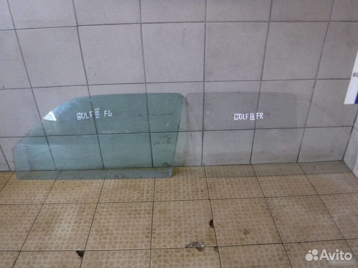 Стекло двери передней Volkswagen Golf