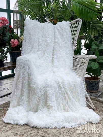 Пледы и покрывало