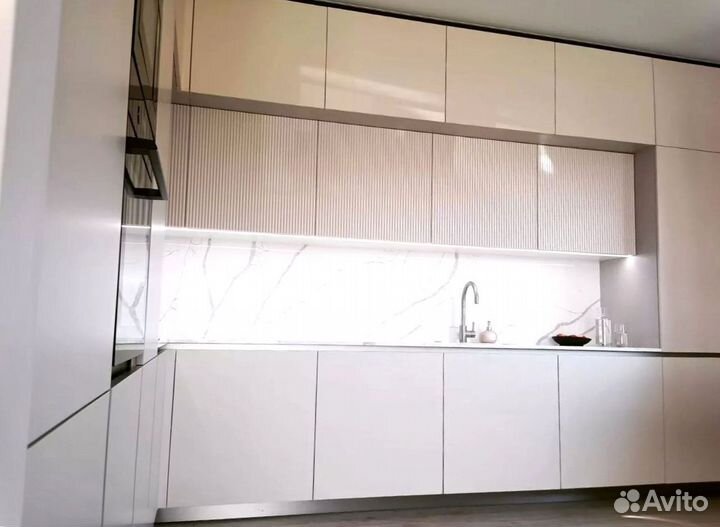 Кухня в потолок