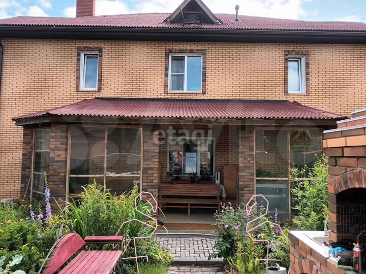 Коттедж 292,6 м² на участке 8 сот.