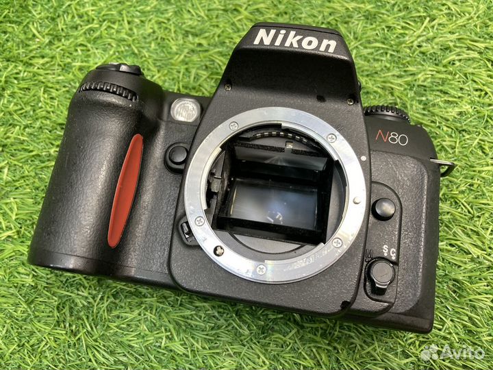 Nikon F80