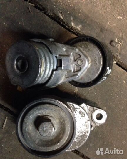 Натяжной ролик Рено