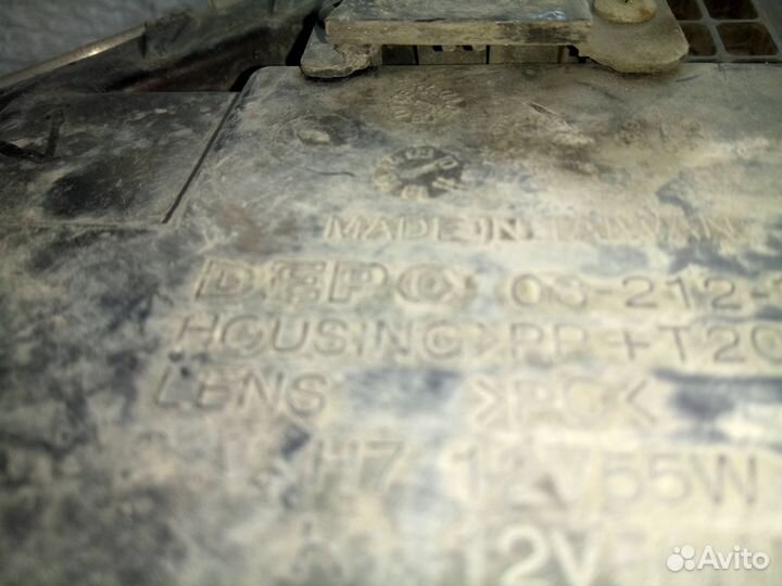 Фара Toyota Avensis 2005 depo