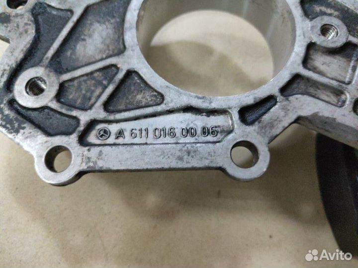 Крышка гбц Mercedes-Benz