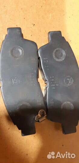 Тормозные колодки передние