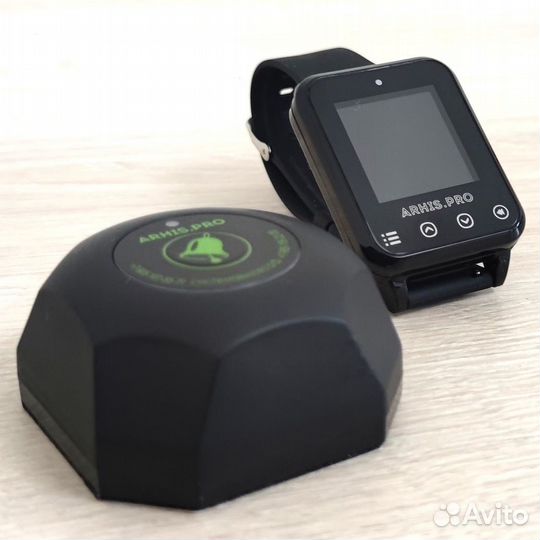 Кнопка вызова персонала и часы, система вызова