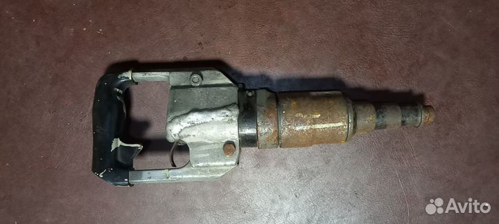 Гвоздезабивной пистолет по бетону