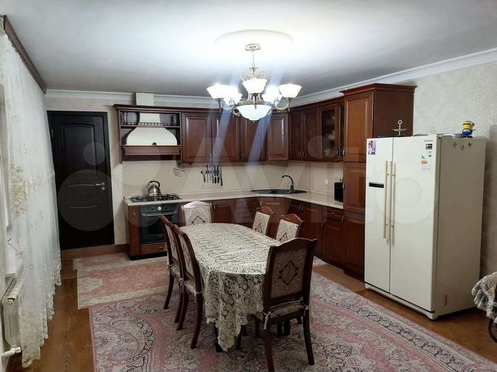 Дом 200 м² на участке 2 сот.