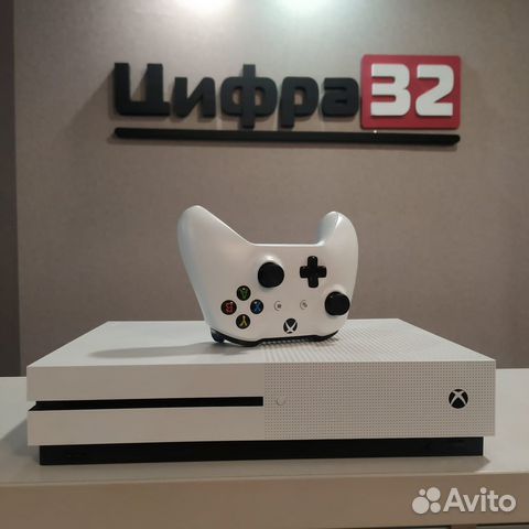 Microsoft Xbox One S 1Tb, комплект