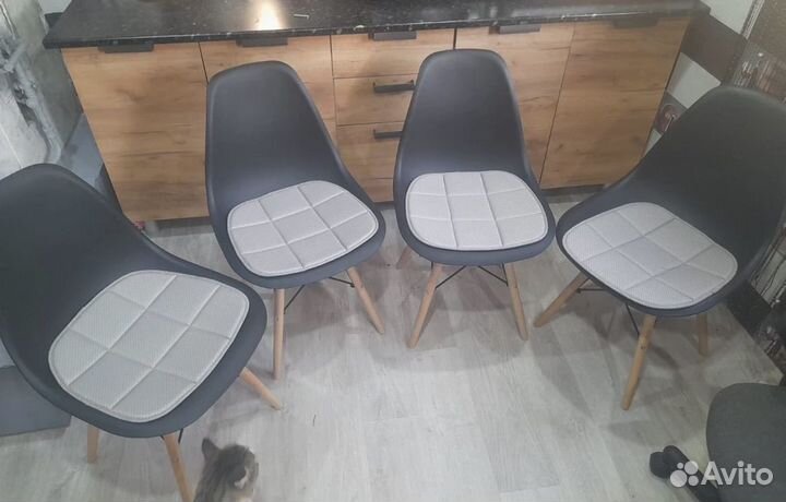 Комплекты стульев 4 шт. новые