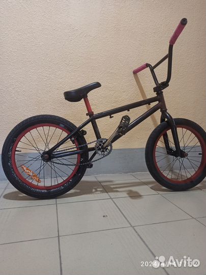 Трюковой велосипед BMX