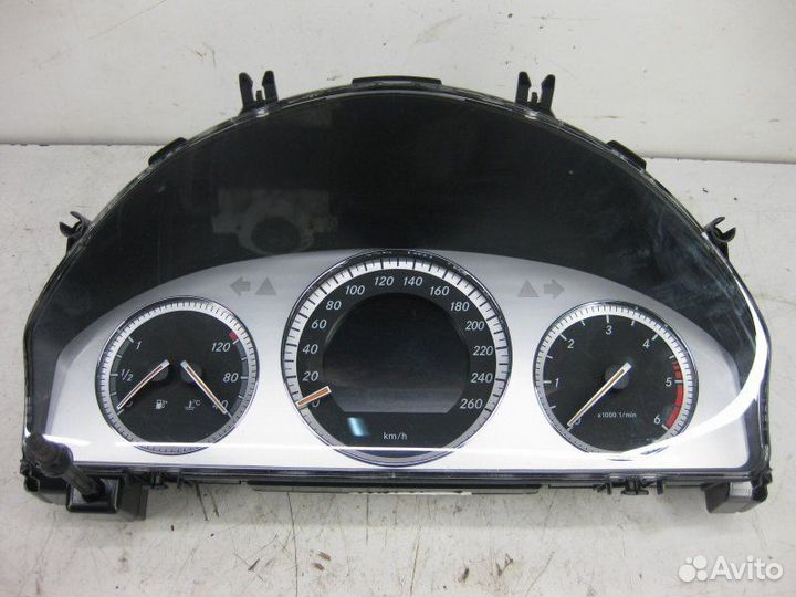 Щиток приборов Mercedes-Benz C-Class 2.2 2008