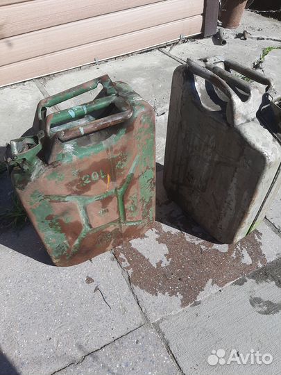 Канистры металлические 20 литров