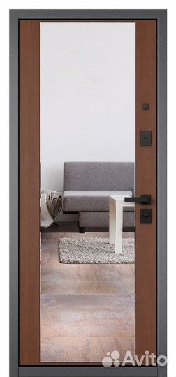 Дверь входная в квартиру с зеркалом