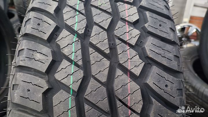 Tracmax X-Privilo AT08 245/70 R16 111T