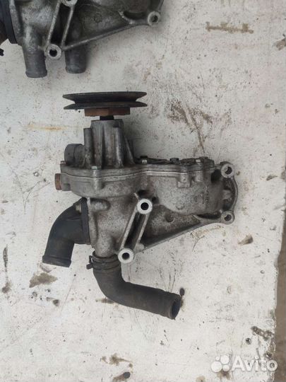 Помпа водяной насос 026121019b Audi VAG