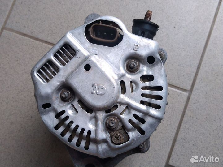 Генерато toyota corolla