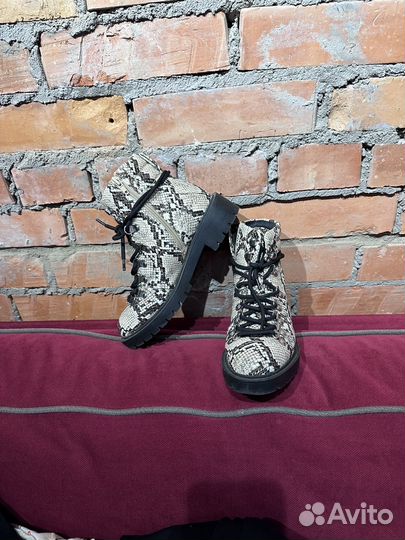 Ботинки женские 36