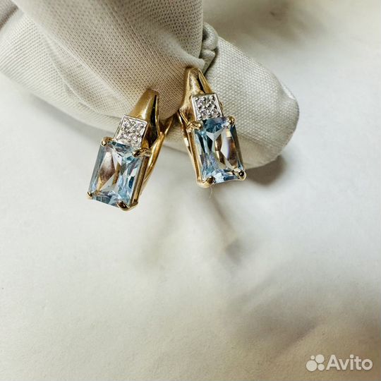Золотые серьги с топазом и фианитами(20080)