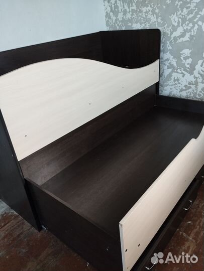 Детская двухярусная выдвижная кровать