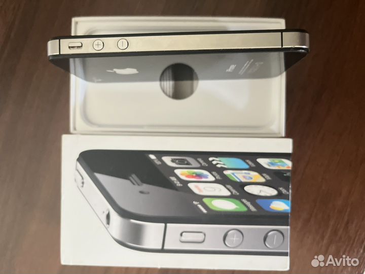 Телефон iPhone 4s